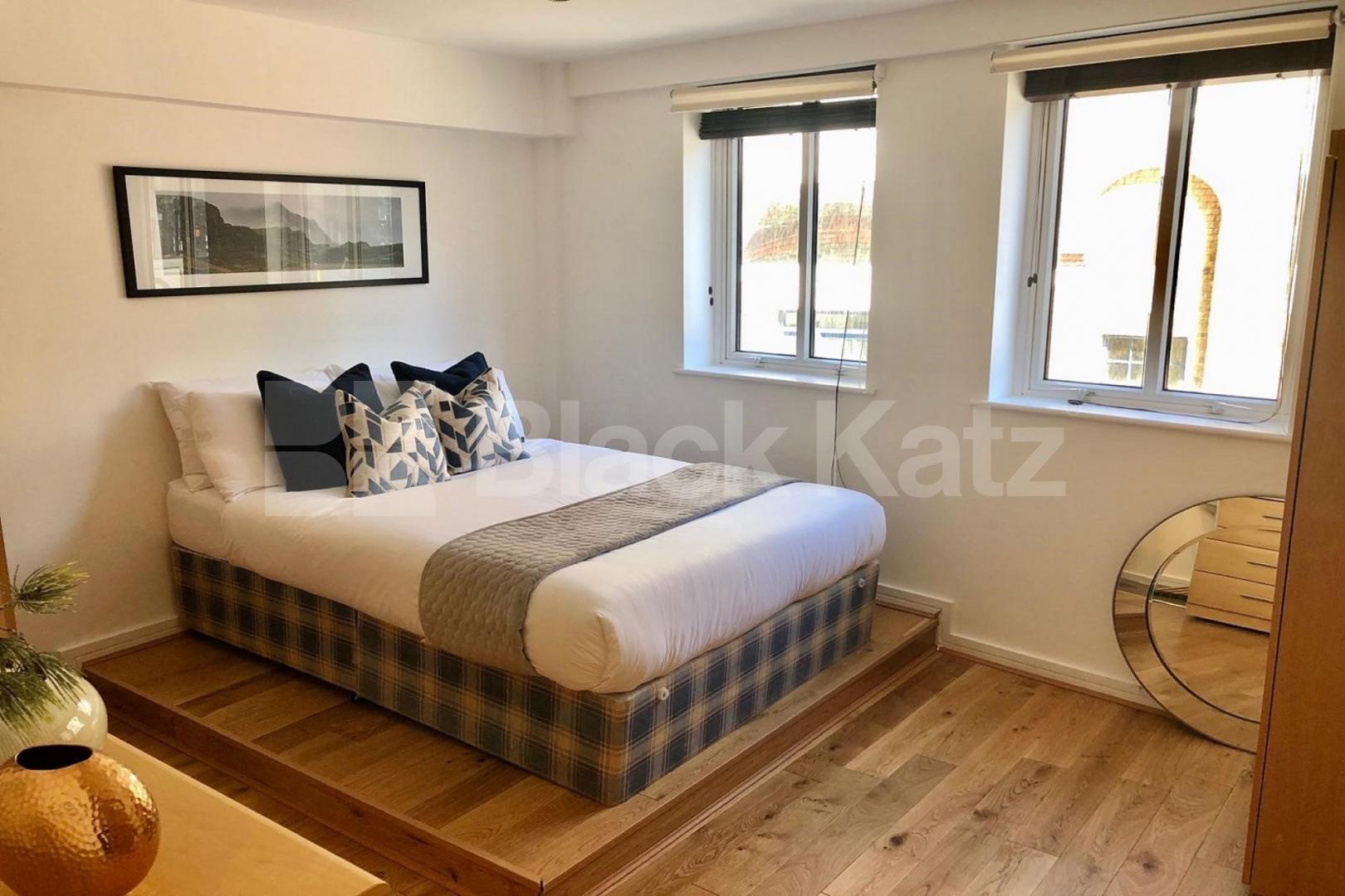 Warehouse style apartment recently redecorated & superbly located  Shad Thames, London Bridge
